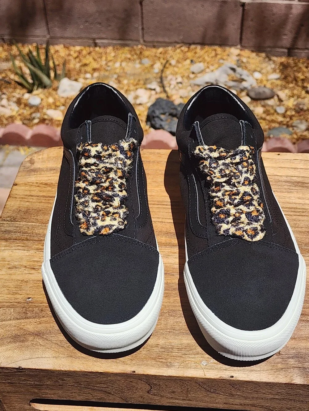 Vans Men's Black Old Skool Sneakers with Leopard Fur Laces Size 9.5